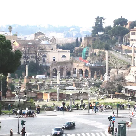 2 Passi Al Colosseo