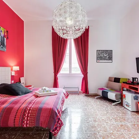 فندق مبيت وإفطار 2 Passi Al Colosseo روما