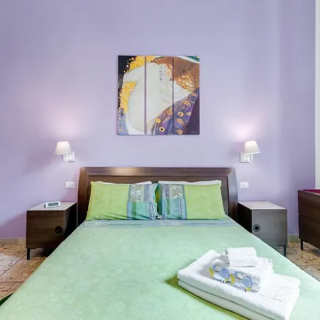 2 Passi Al Colosseo 4* Ρώμη