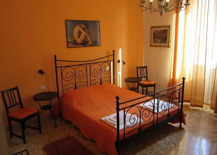 B&B 2 Passi Al Colosseo 로마