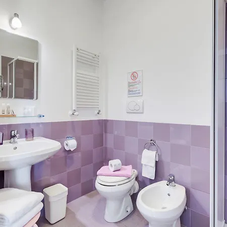 2 Passi Al Colosseo 4* Roma