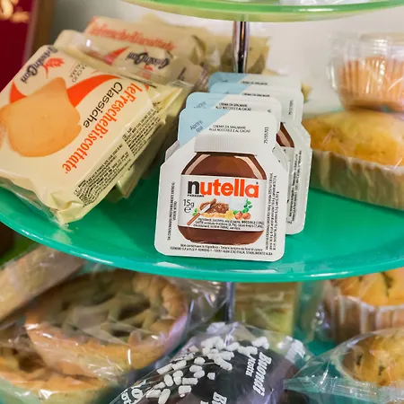 Bed & Breakfast 2 Passi Al Colosseo 4*