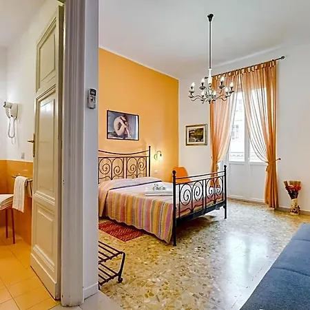 2 Passi Al Colosseo Nocleg ze śniadaniem