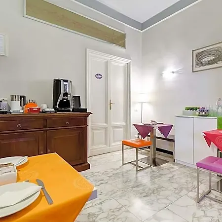 2 Passi Al Colosseo Nocleg ze śniadaniem 4*