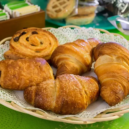 Bed & Breakfast 2 Passi Al Colosseo 4*