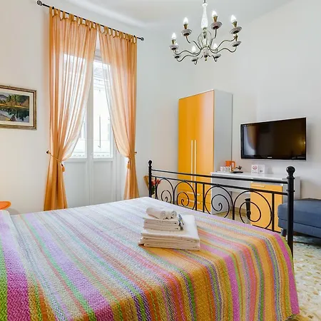2 Passi Al Colosseo Bed & Breakfast 4*