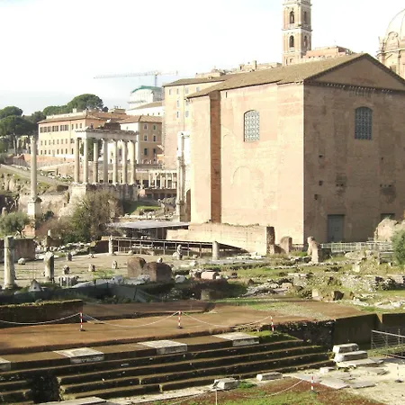2 Passi Al Colosseo 4* Rom
